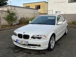 Weiß Gebraucht 1999 BMW 320 Coupé | 7.499 € (Etwas zu teuer)