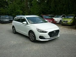 Polar white / sol Gebraucht 2019 Hyundai i30 Trend Kombi | 16.990 € (Etwas zu teuer)