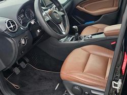 Schwarz Gebraucht 2013 Mercedes B200 Van / Kleinbus | 11.200 € (Fairer Preis)