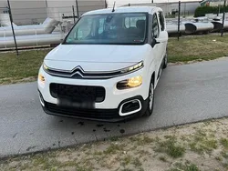 Weiß Gebraucht 2021 Citroën Berlingo Van / Kleinbus | 17.000 € (Fairer Preis)