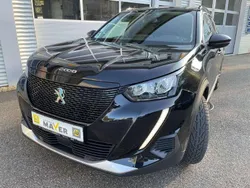 Onyx schwarz metallic Gebraucht 2020 Peugeot e-2008 Allure SUV | 15.999 € (Fairer Preis)
