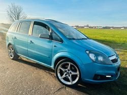Blau Gebraucht 2006 Opel Zafira Van / Kleinbus | 2.590 € (Guter Preis)