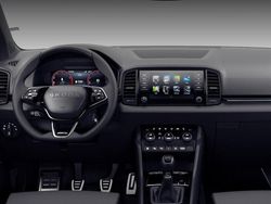 Blackmagic perleffekt Neu 2025 Skoda Karoq SportLine SUV | 33.367 € (Guter Preis)