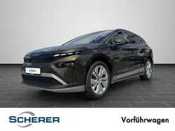 Olibogrün metallic (metallic) Gebraucht 2025 Skoda Enyaq iV SUV | 41.489 € (Superpreis)