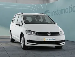 Weiß Gebraucht 2024 VW Touran Comfortline Van / Kleinbus | 31.670 € (Fairer Preis)