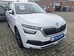 Moon weiß perleffekt (metallic) Gebraucht 2023 Skoda Kamiq Ambition SUV | 19.750 € (Guter Preis)