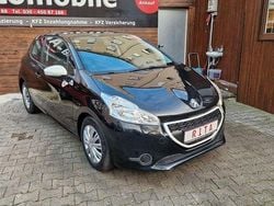Schwarz Gebraucht 2015 Peugeot 208 Kleinwagen | 4.980 € (Fairer Preis)