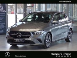 Grau Gebraucht 2024 Mercedes B200 Progressive Van / Kleinbus | 31.550 € (Fairer Preis)