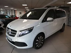 Bergkristallweiß metallic Gebraucht 2023 Mercedes V250 Van / Kleinbus | 63.785 € (Etwas zu teuer)
