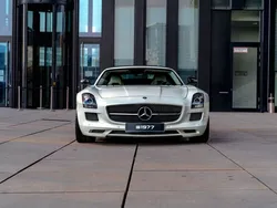 Mercedes SLS AMG