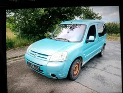 Grün Gebraucht 2005 Citroën Berlingo Exclusive Van / Kleinbus | 650 €