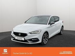 Weiss Gebraucht 2022 Seat Leon FR-Line Limousine | 22.995 € (Fairer Preis)