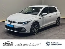 Weiß Gebraucht 2022 VW Golf VIII Style Kleinwagen | 26.880 € (Fairer Preis)