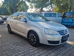 Silber Gebraucht 2007 VW Jetta Comfortline Limousine | 2.980 € (Guter Preis)