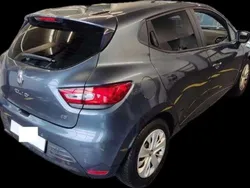 Grau Gebraucht 2017 Renault Clio IV Kleinwagen | 7.500 € (Fairer Preis)