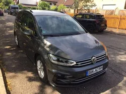 Grau Gebraucht 2017 VW Touran Van / Kleinbus | 16.350 € (Guter Preis)