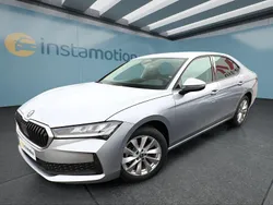 Silber Neu 2025 Skoda Superb Limousine | 32.949 € (Superpreis)