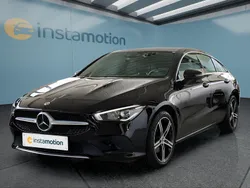 Schwarz Gebraucht 2022 Mercedes CLA200 Limousine | 30.399 € (Fairer Preis)