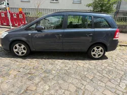 Grau Gebraucht 2008 Opel Zafira Van / Kleinbus | 1.999 € (Fairer Preis)