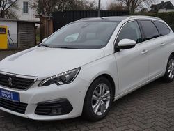 Weiß Gebraucht 2018 Peugeot 308 SW Allure Kombi | 10.300 € (Guter Preis)