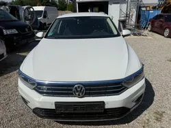 Weiß Gebraucht 2018 VW Passat GTE Kombi | 9.499 € (Teuer)
