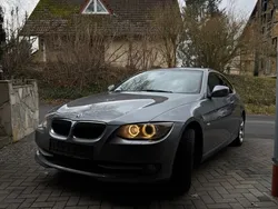 Grau Gebraucht 2012 BMW 320 Coupé | 7.299 € (Guter Preis)