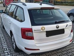 Weiß Gebraucht 2014 Skoda Octavia Ambition Kombi | 7.400 € (Fairer Preis)