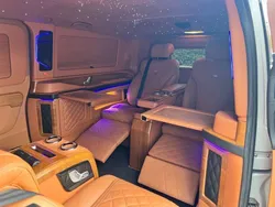 Bergkristallweiß Gebraucht 2021 Mercedes Vito Edition Van / Kleinbus | 118.900 €