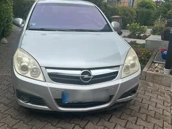 Silber Gebraucht 2007 Opel Signum Kombi | 1.800 €