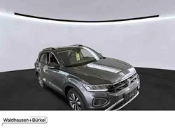 Indiumgrau Gebraucht 2024 VW T-Roc Move SUV | 29.400 € (Fairer Preis)