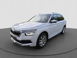 Moonweiss metallic Gebraucht 2024 Skoda Kamiq Style SUV | 26.890 € (Fairer Preis)