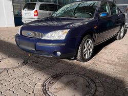 Blau Gebraucht 2001 Ford Mondeo Limousine | 1.400 € (Fairer Preis)