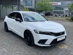 Platinum white pearl (weiß) Gebraucht 2023 Honda Civic Hybrid Limousine | 28.980 € (Guter Preis)