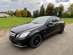 Schwarz Gebraucht 2010 Mercedes E200 Elegance Coupé | 8.900 € (Guter Preis)
