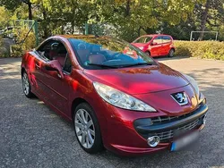 Rot Gebraucht 2008 Peugeot 207 CC Cabrio | 2.000 € (Guter Preis)