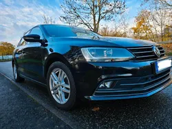 Schwarz Gebraucht 2016 VW Jetta Limousine | 10.900 € (Etwas zu teuer)