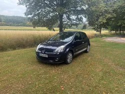 Violet Gebraucht 2006 Renault Clio II Kleinwagen | 800 € (Guter Preis)