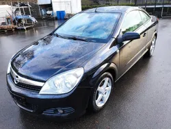 Schwarz Gebraucht 2007 Opel Astra Cabriolet Cosmo Cabrio | 2.200 € (Guter Preis)