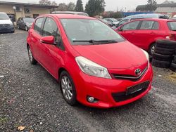 Rot Gebraucht 2012 Toyota Yaris Cool Limousine | 4.200 € (Fairer Preis)