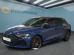 Blau Neu 2025 Audi RS3 Sportback Kleinwagen | 75.149 € (Etwas zu teuer)