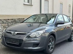 Grau Gebraucht 2009 Hyundai i30 Classic Limousine | 1.799 € (Guter Preis)