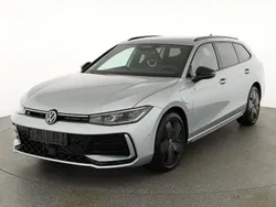 Oyster silver metallic Neu 2025 VW Passat R-line Kombi | 52.495 € (Fairer Preis)
