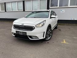 Weiß Gebraucht 2016 Kia Niro Spirit SUV | 8.800 €