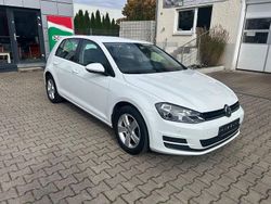 Weiß Gebraucht 2017 VW Golf VII Comfortline Limousine | 11.900 € (Fairer Preis)