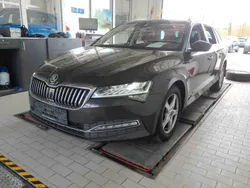 Magneticbraun metallic Gebraucht 2021 Skoda Superb Style Kombi | 16.790 € (Superpreis)