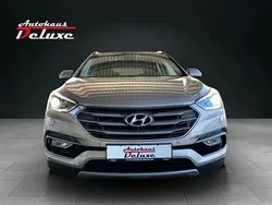 Chalk beige / met Gebraucht 2016 Hyundai Santa Fe Premium SUV | 20.900 € (Fairer Preis)