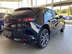 Jet black Neu 2025 Mazda 3 Limousine | 28.990 €