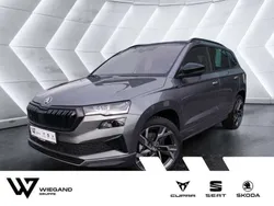 Graphitgrau Neu 2025 Skoda Karoq SportLine SUV | 44.549 € (Teuer)