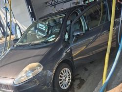 Grau Gebraucht 2009 Fiat Punto Kleinwagen | 1.650 €