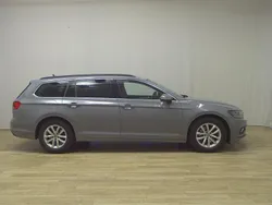 Grau Gebraucht 2022 VW Passat Business Kombi | 16.680 € (Superpreis)